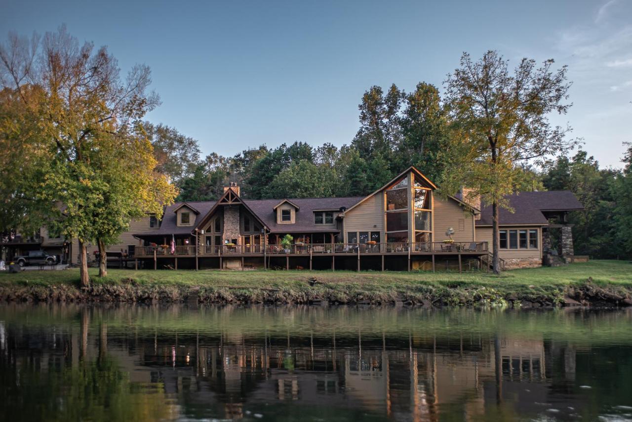 River Wellness Lodge Kingston Exterior photo